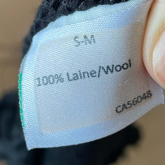 Against Nudity black wool no sleeve vest - Picture 2 of 3